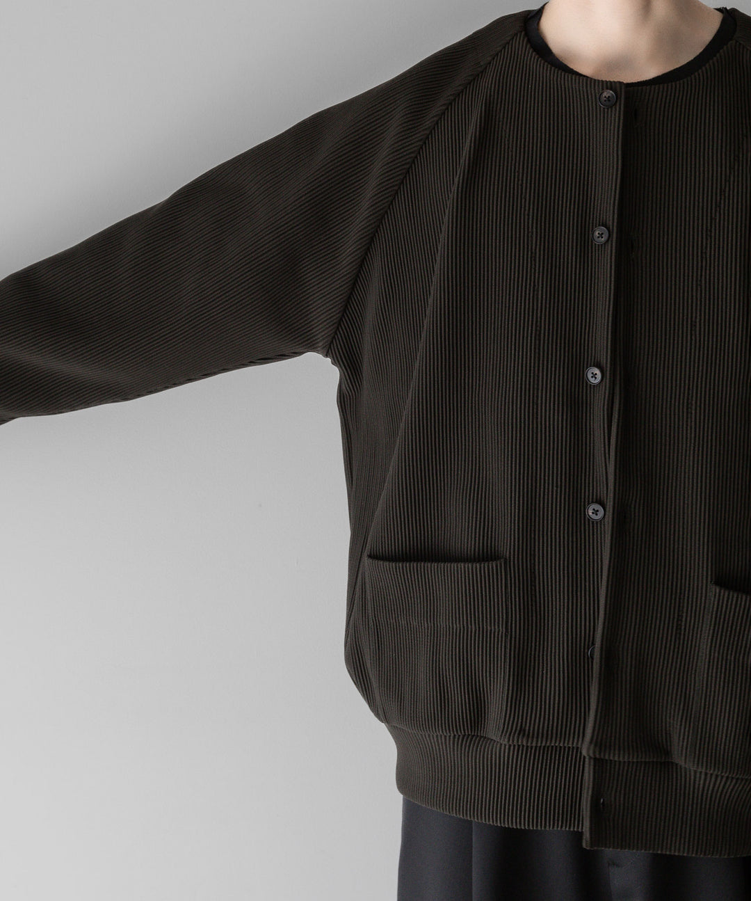 【stein】ssstein シュタインのGRADATION PLEATS CARDIGANのMILITARY KHAKI　 公式通販サイトsession福岡セレクトショップ