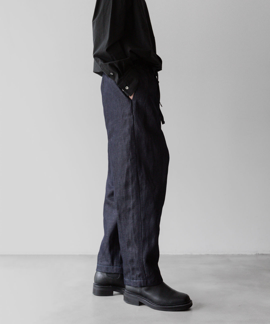 INTÉRIM - インテリムのLINEN DENIM TAPERED EASY PANTS - NAVY公式通販サイトsession福岡セレクトショップ