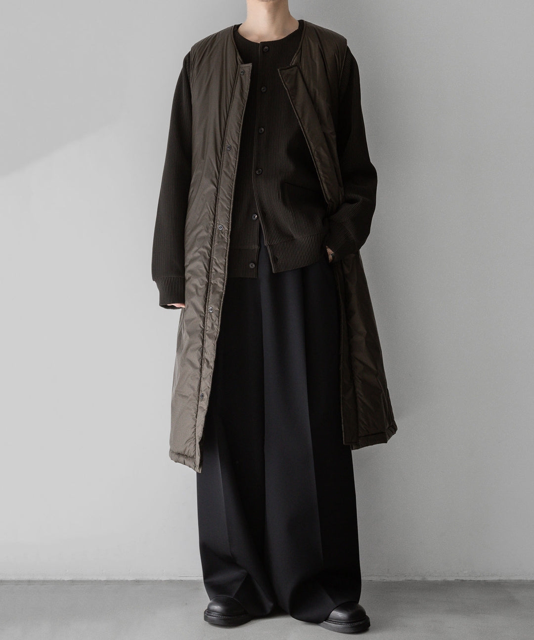 【stein】ssstein シュタインのGRADATION PLEATS CARDIGANのMILITARY KHAKI　 公式通販サイトsession福岡セレクトショップ