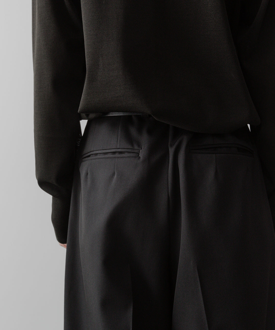 ssstein(シュタイン)の24AWコレクション LONG WIDE TROUSERS (2/90 WOOL GABARDINE) - DARK CHARCOAL 公式通販サイトsession福岡セレクトショップ