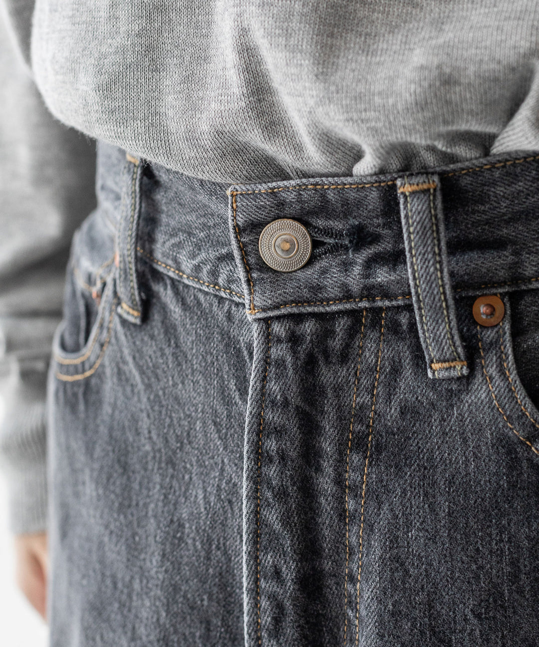 【INTÉRIM】MILK PAINT 40’S MIL BAGGY ZIPPED USED SHUTTLE DENIM TROUSERS - P.U.BLACK