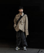 画像をギャラリービューアに読み込む, ssstein(シュタイン)の24AWコレクション LAYERED SHORT TRENCH COAT - BEIGE 公式通販サイトsession福岡セレクトショップ
