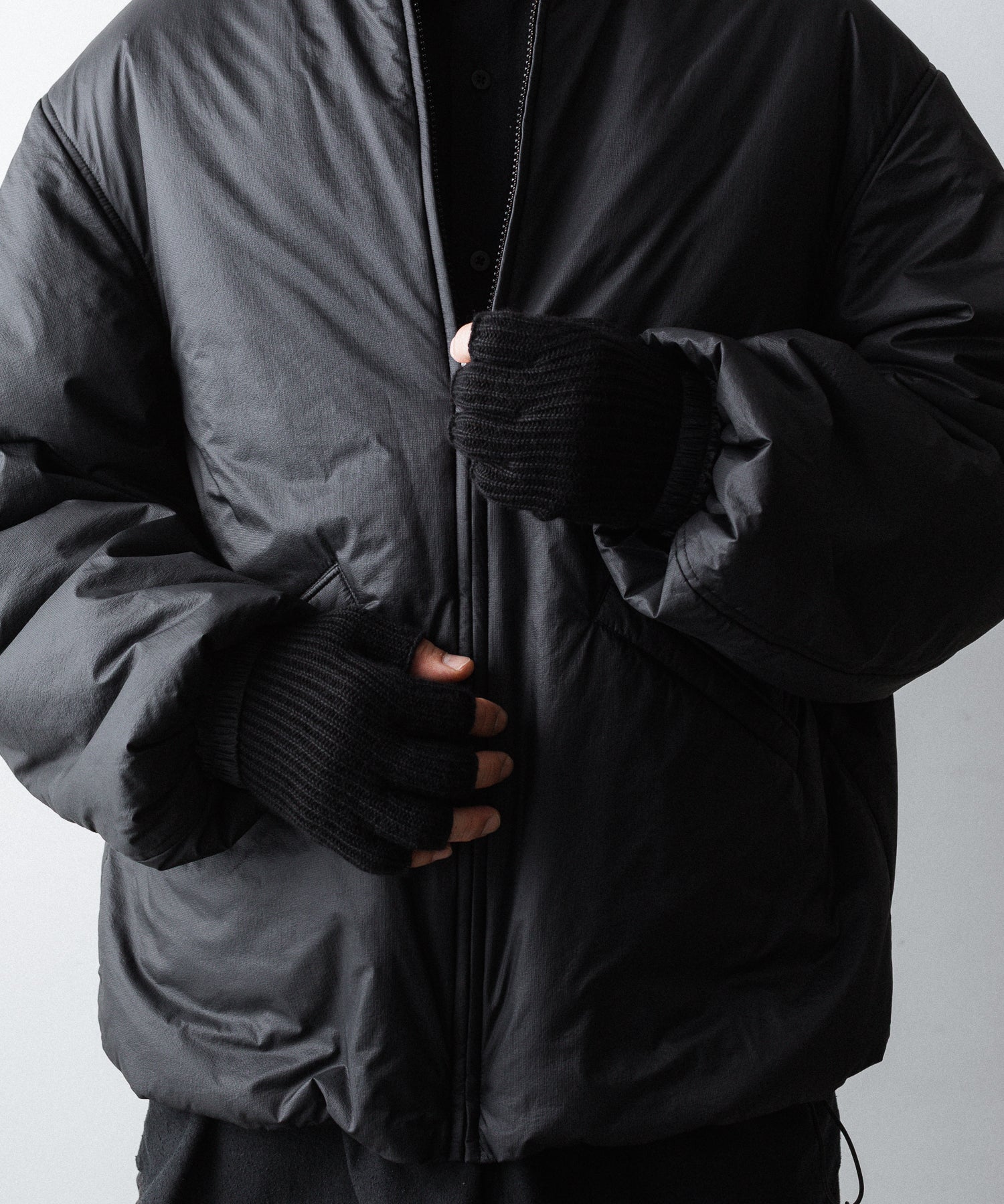 INTÉRIM インテリムのWOOL SILK CASHMERE DEAD STOCK YARN FINGERLESS GLOVESのBLACK 公式通販サイトsession福岡セレクトショップ