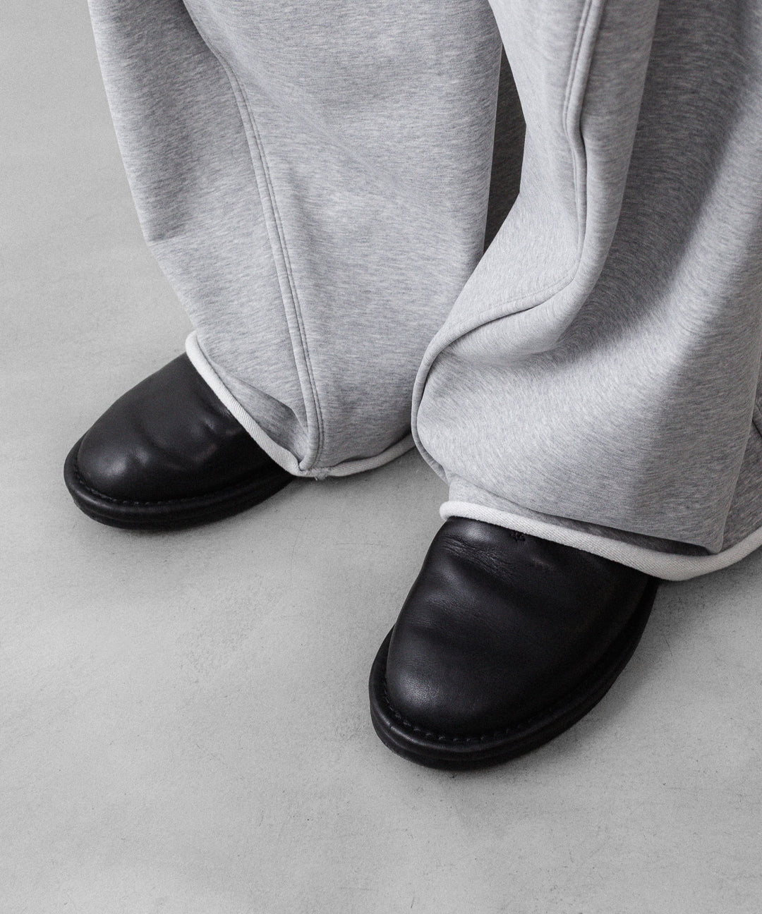 【KANEMASA PHIL.】36G HEATHER DRAPING PANTS - GRAY DYE