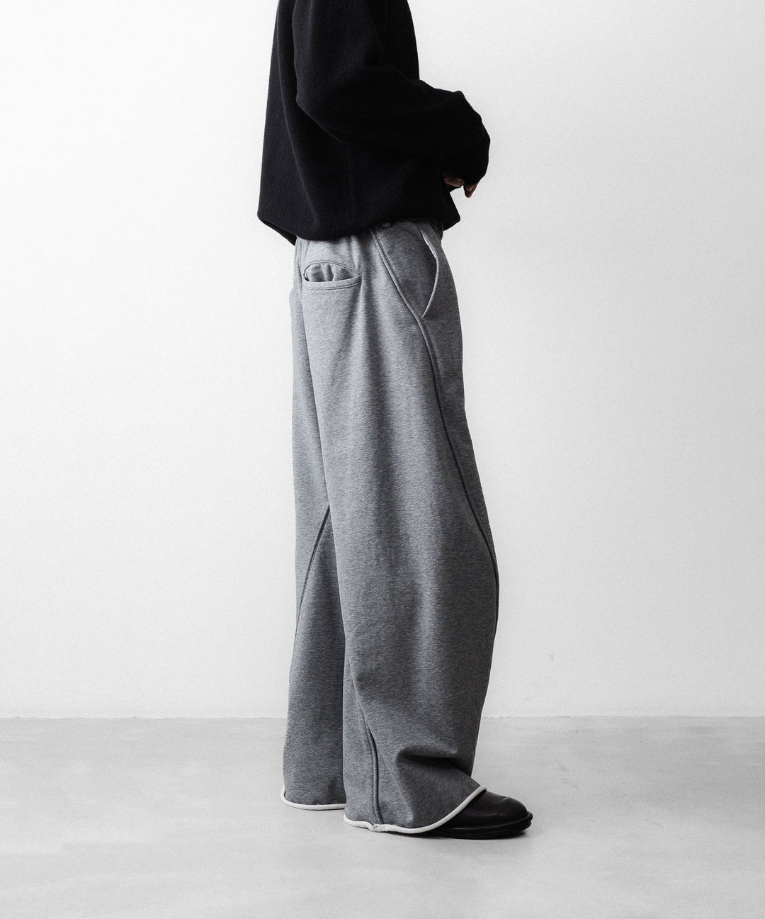 【KANEMASA PHIL.】36G HEATHER DRAPING PANTS - CHARCOAL DYE