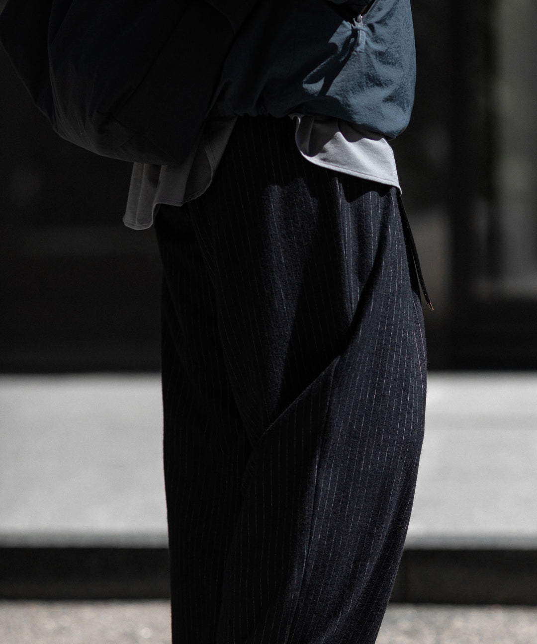 【KANEMASA PHIL.】HIGH GAUGE MILLED WOOL STRIPE EASY SLACKS - BLACK SP カネマサフィル sessionセッション福岡セレクトショップ 公式通販サイト