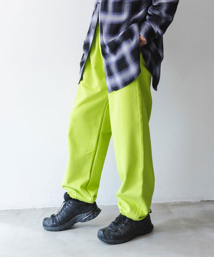stein(シュタイン)の23AWコレクションUNTWISTED YARN SWEAT PANTS のYELLOW