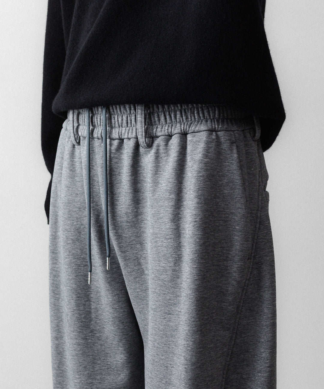 【KANEMASA PHIL.】36G HEATHER DRAPING PANTS - CHARCOAL DYE