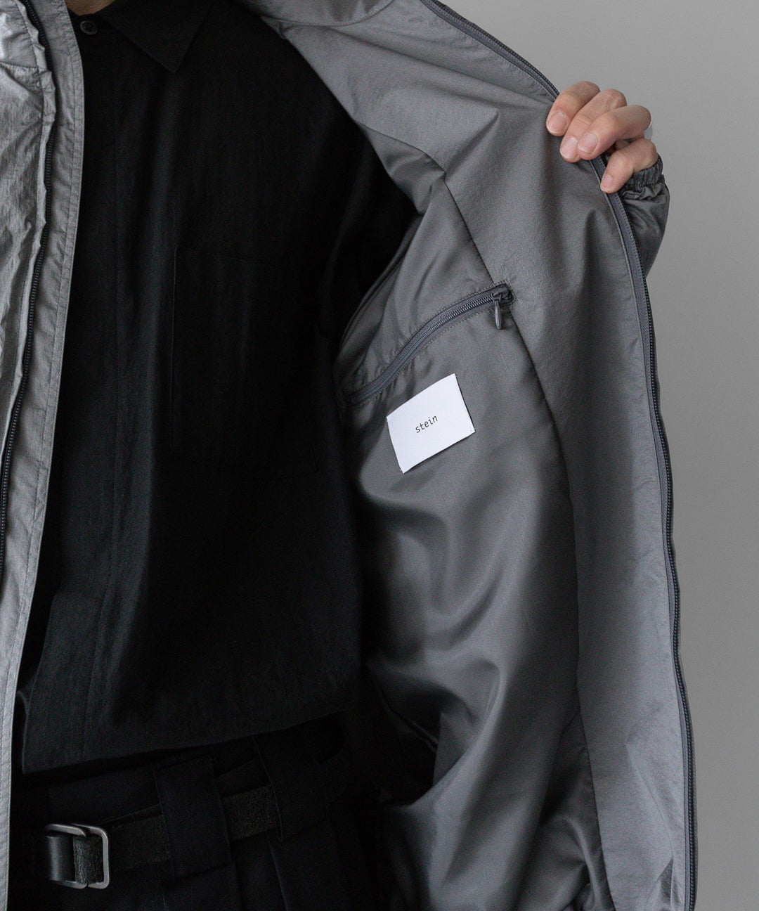 stein(シュタイン)の23AWコレクションWINDBREAKER STAND COLLAR JACKETのSILVER 公式通販サイトsession福岡セレクトショップ