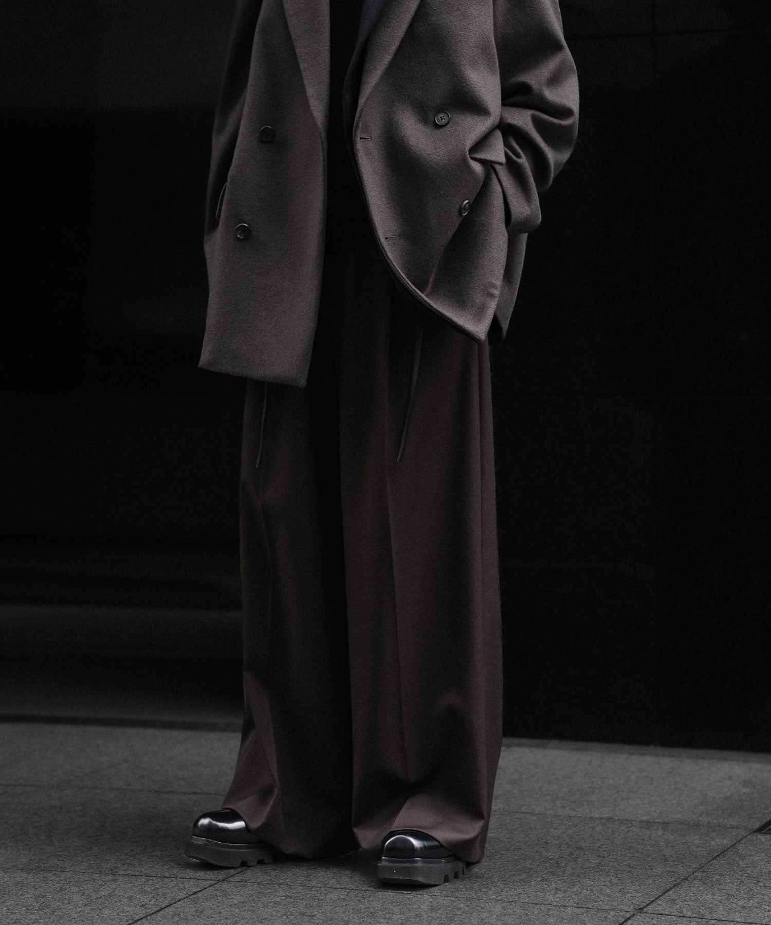 ssstein(シュタイン)のEXTRA WIDE TROUSERS (2/60 WOOL GABARDINE) - MILITARY KHAKIの公式通販サイトsession福岡セレクトショップ