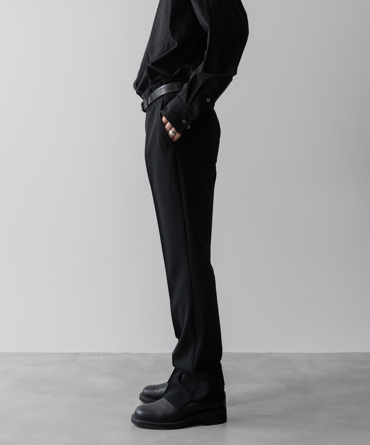 ANTHEM Aアンセムエー のSPONGY TWILL SLIM STRETCH PANTS - BLACKの公式通販サイトsession福岡セレクトショップ