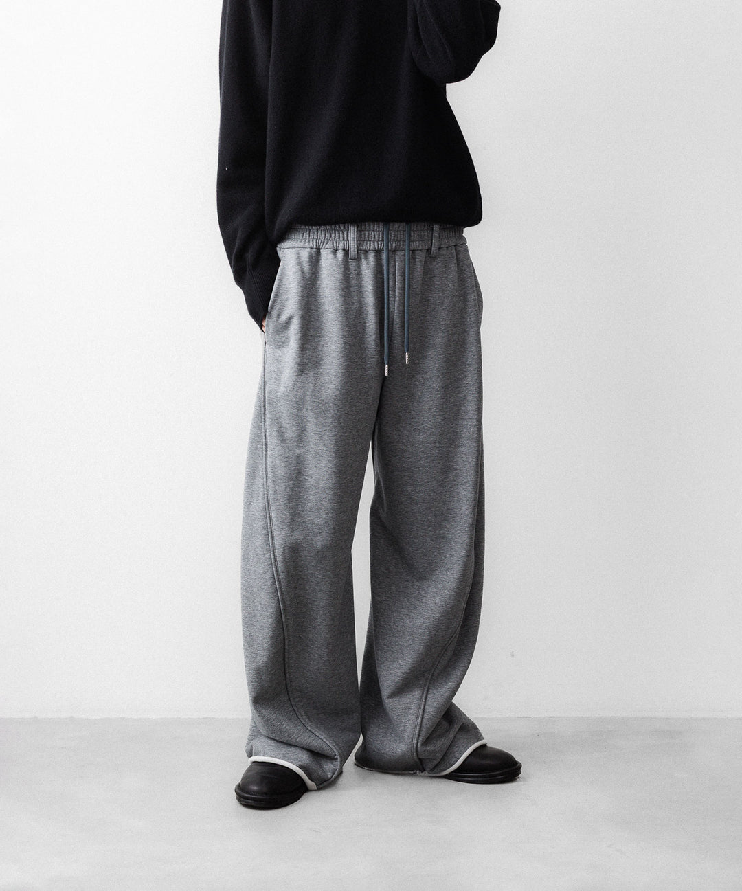 【KANEMASA PHIL.】36G HEATHER DRAPING PANTS - CHARCOAL DYE