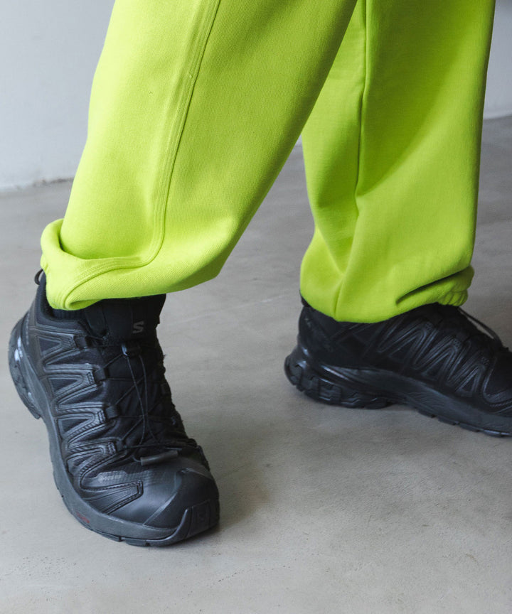 stein(シュタイン)の23AWコレクションUNTWISTED YARN SWEAT PANTS のYELLOW