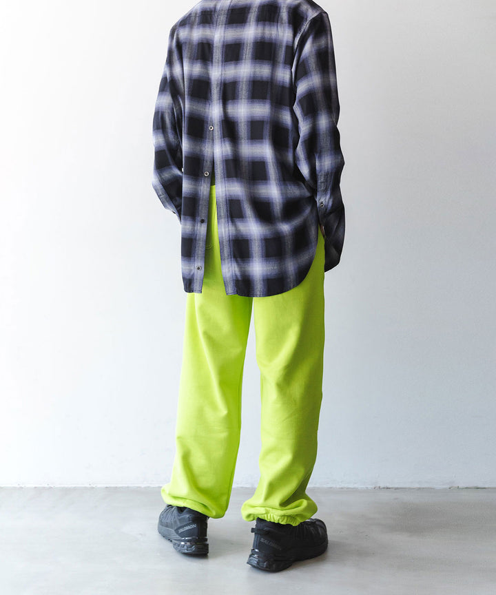 stein(シュタイン)の23AWコレクションUNTWISTED YARN SWEAT PANTS のYELLOW