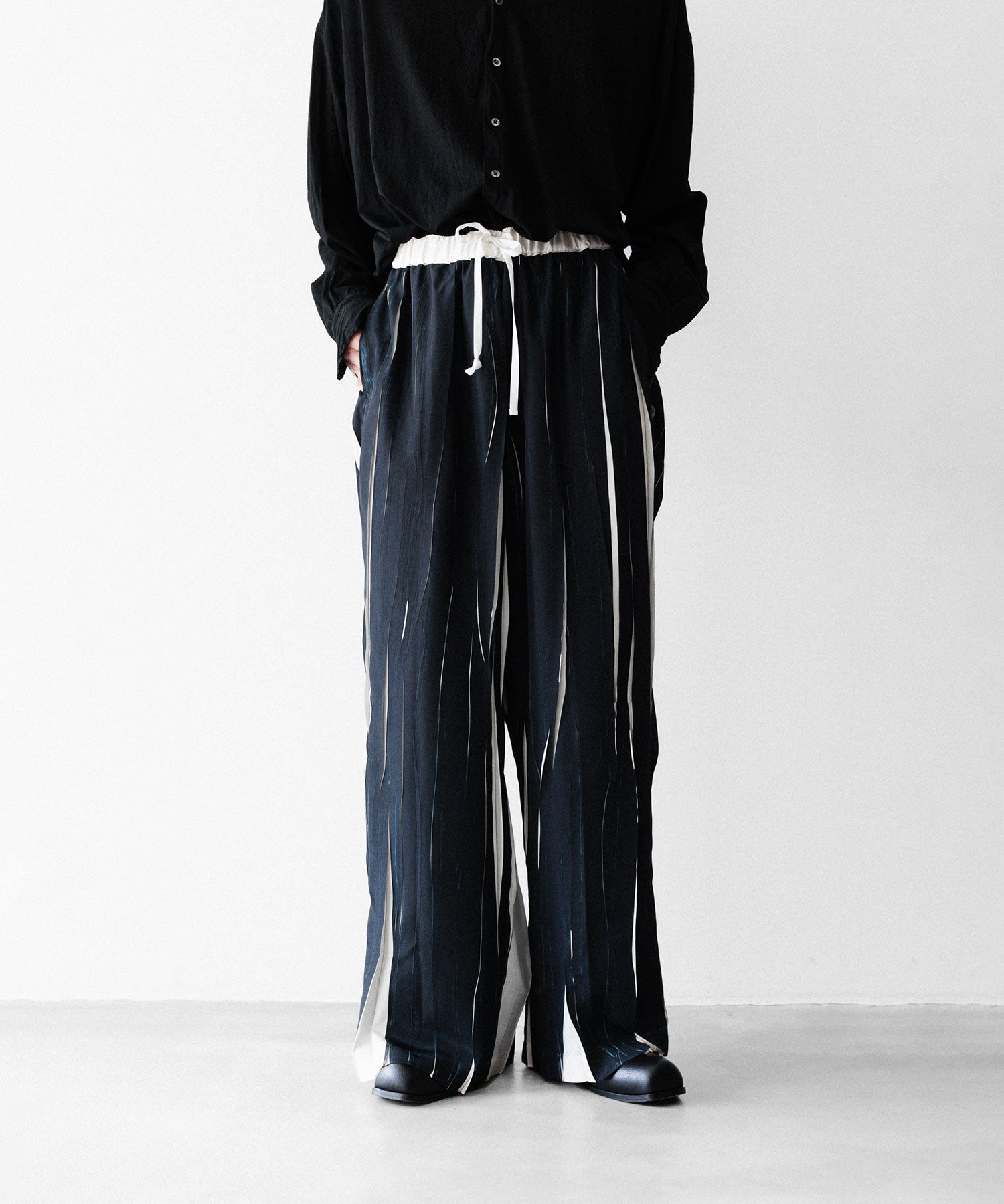 ANTHEM A / アンセムエー】OVER PRINTED RANDOM PLEATS PANTS - ECRU 