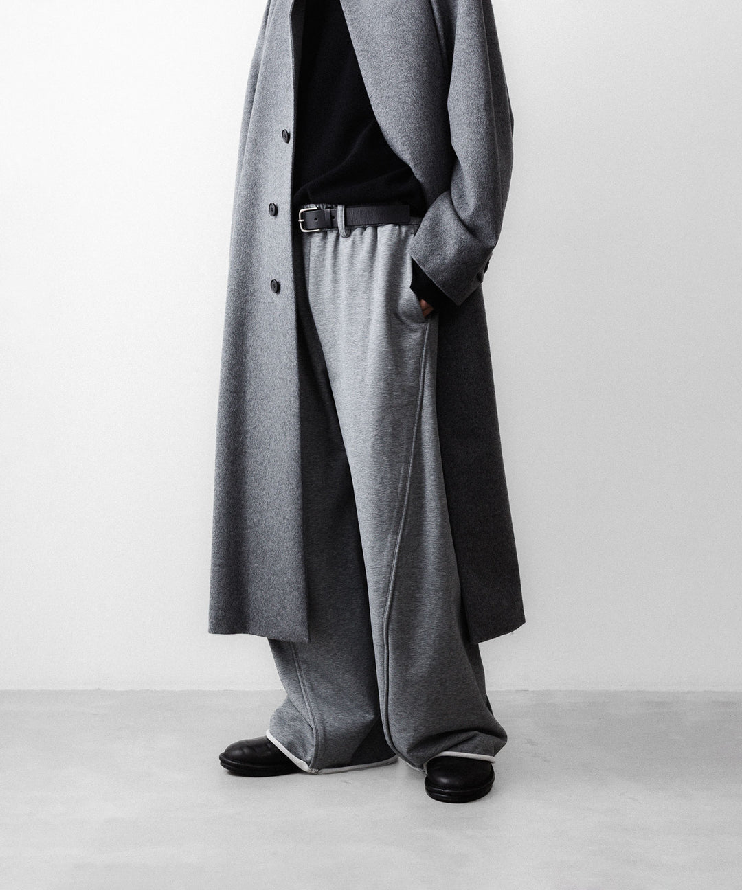 【KANEMASA PHIL.】36G HEATHER DRAPING PANTS - CHARCOAL DYE