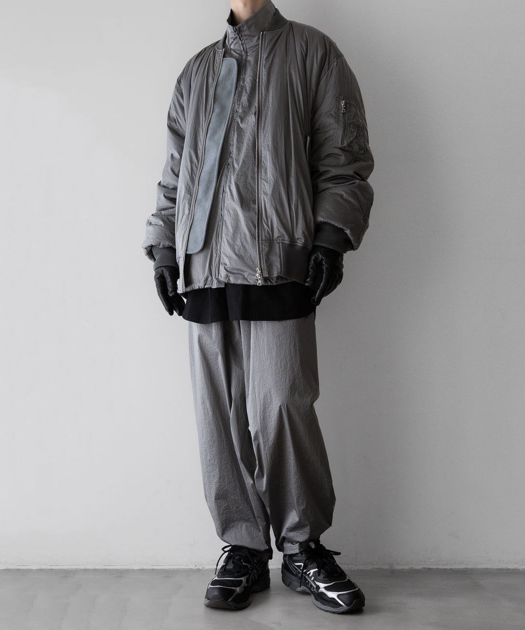 stein(シュタイン)の23AWコレクションWINDBREAKER EASY TROUSERSのSILVER 公式通販サイトsession福岡セレクトショップ