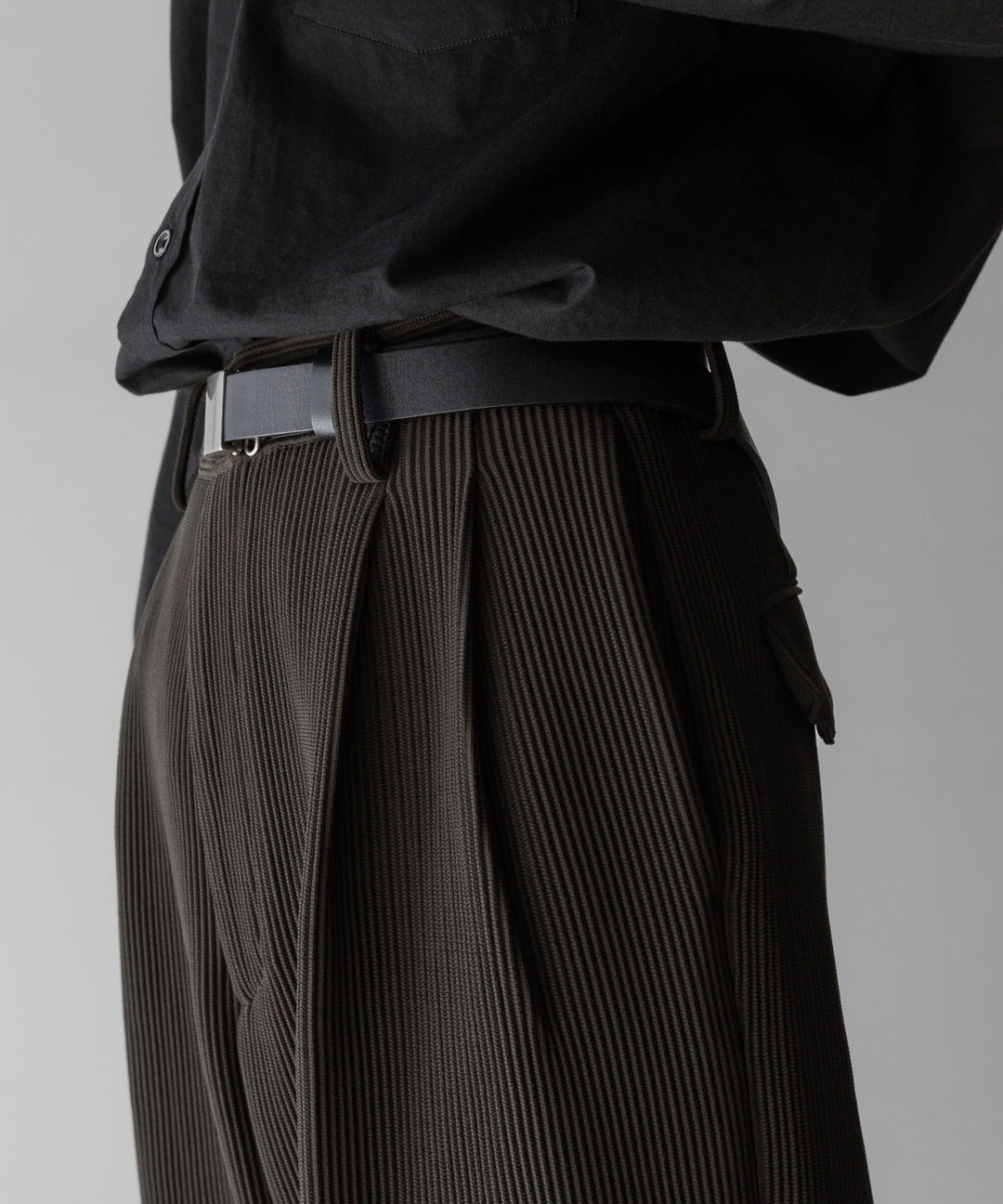 【stein】ssstein シュタインのGRADATION PLEATS WIDE TROUSERSのMILITARY KHAKI　 公式通販サイトsession福岡セレクトショップ