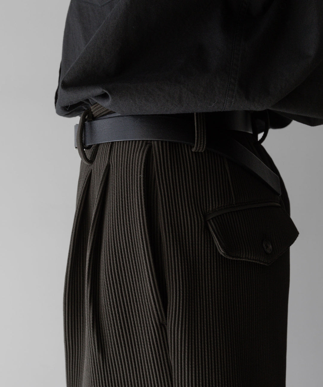 【stein】ssstein シュタインのGRADATION PLEATS WIDE TROUSERSのMILITARY KHAKI　 公式通販サイトsession福岡セレクトショップ