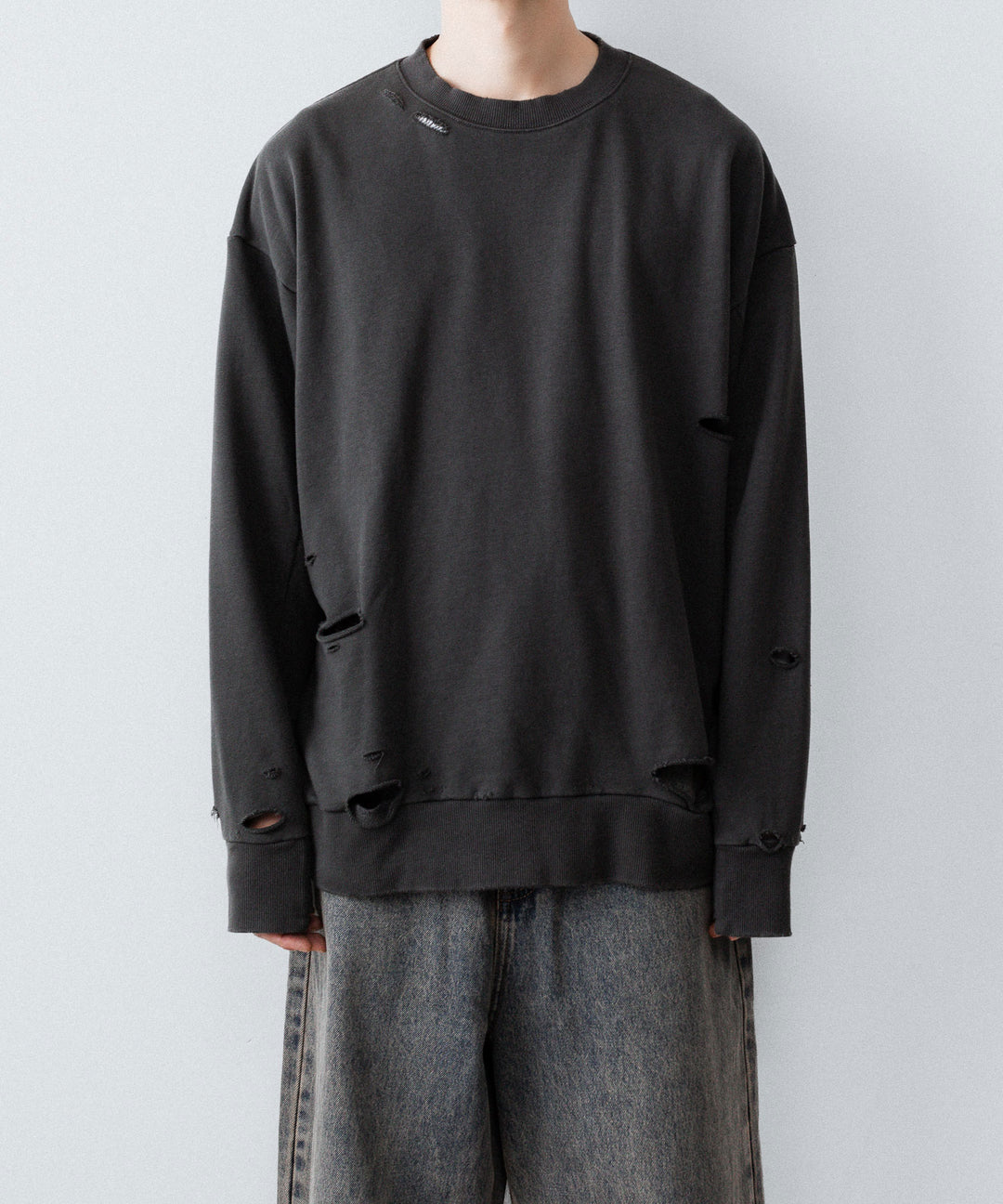 【CODA】DARK GREY WASHED DESTROYED SWEATSHIRT - GREY WASH