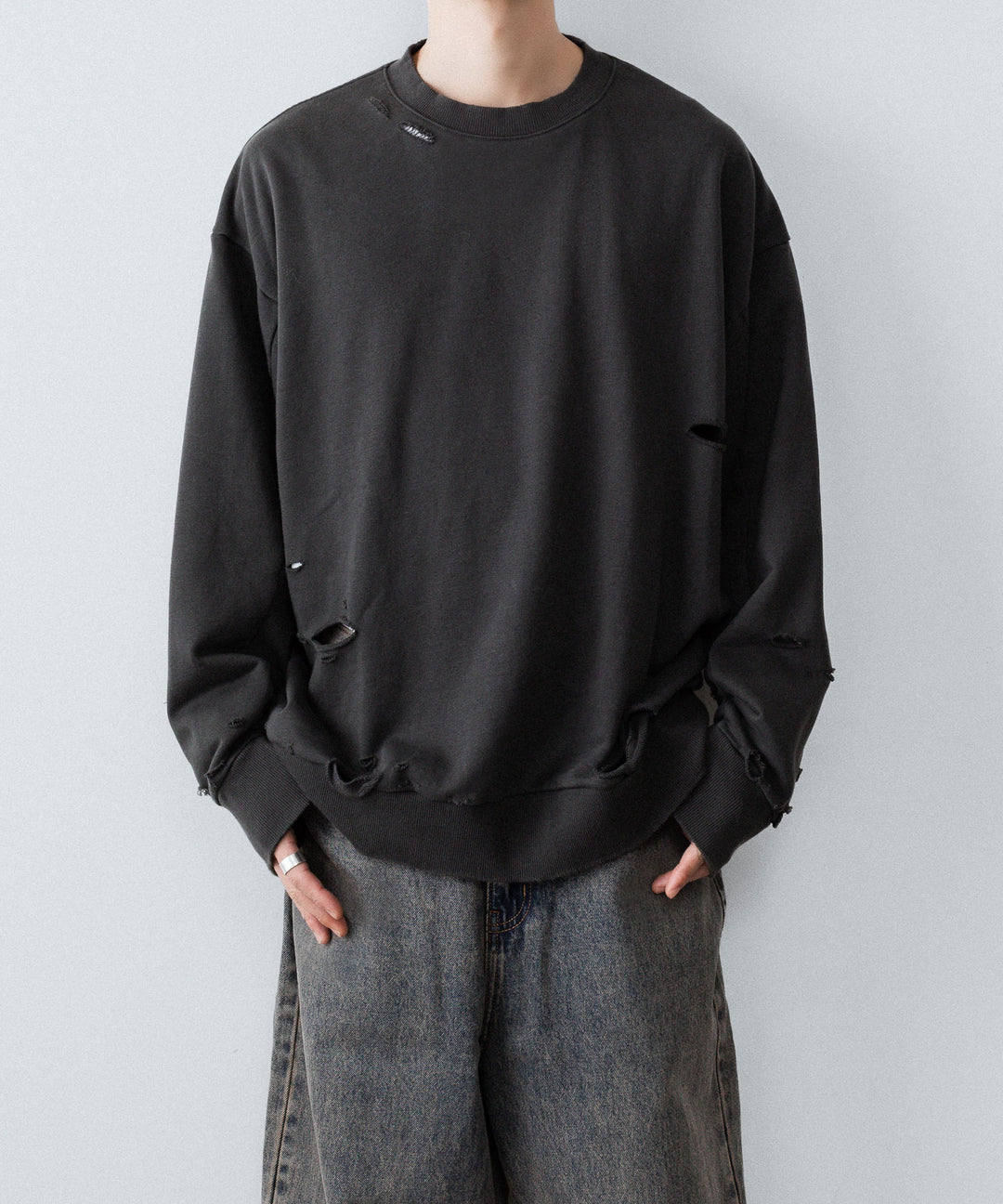 【CODA】DARK GREY WASHED DESTROYED SWEATSHIRT - GREY WASH