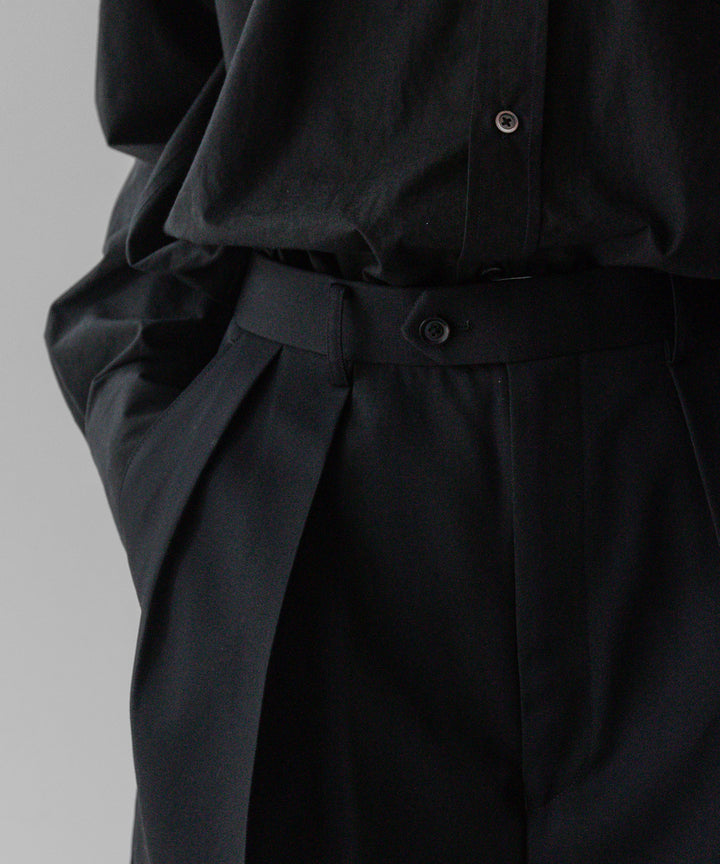 INTÉRIM - インテリムのPURE BLACK WOOL GABARDINE WIDE SLACKS SHORTSの BLACK公式通販サイトsession福岡セレクトショップ