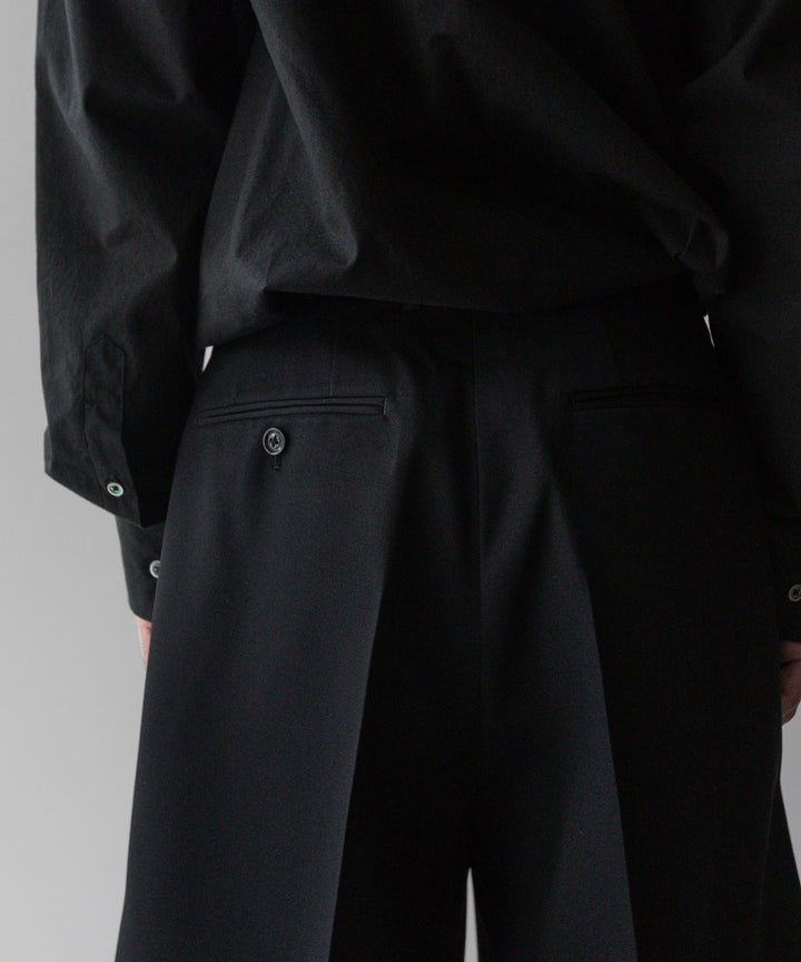 INTÉRIM - インテリムのPURE BLACK WOOL GABARDINE WIDE SLACKS SHORTSの BLACK公式通販サイトsession福岡セレクトショップ