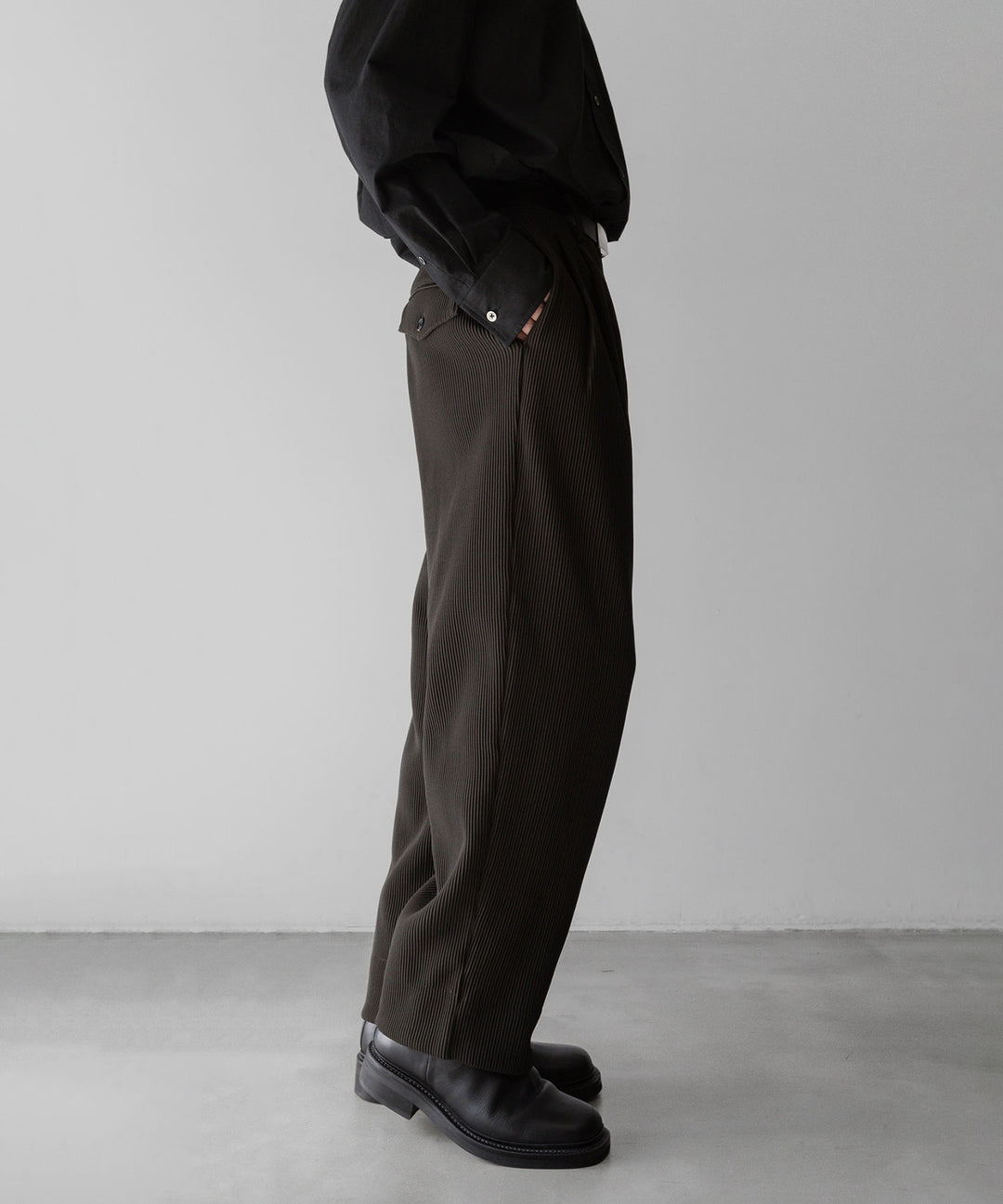【stein】ssstein シュタインのGRADATION PLEATS WIDE TROUSERSのMILITARY KHAKI　 公式通販サイトsession福岡セレクトショップ