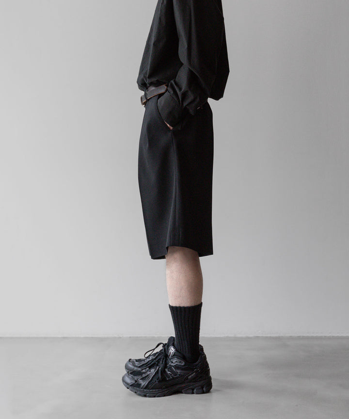 INTÉRIM - インテリムのPURE BLACK WOOL GABARDINE WIDE SLACKS SHORTSの BLACK公式通販サイトsession福岡セレクトショップ