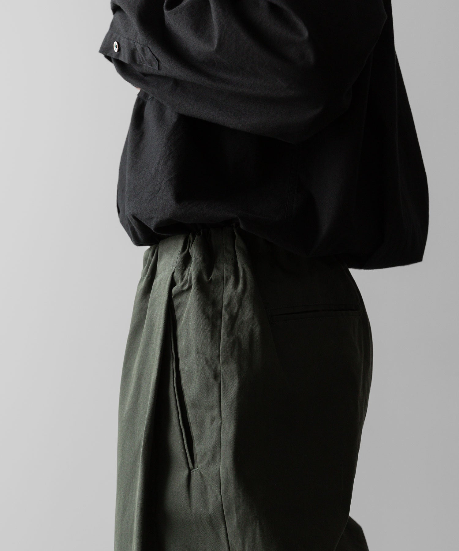 ANTHEM Aアンセムエー のCOTTON TWILL NO-BRAINER PANTS - OLIVEの公式通販サイトsession福岡セレクトショップ