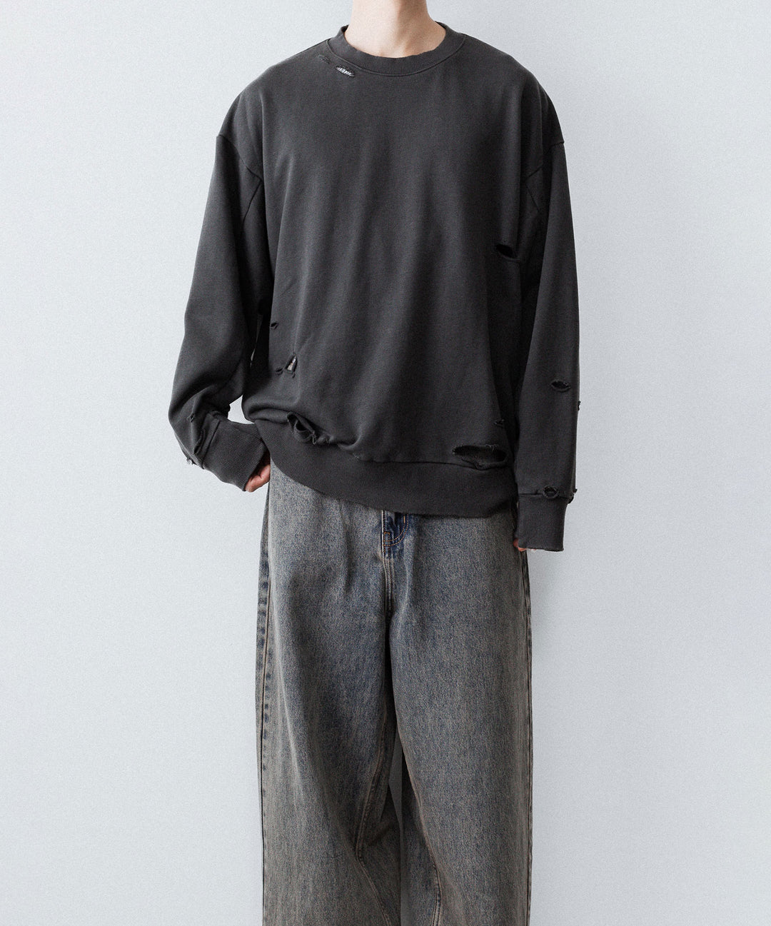 【CODA】DARK GREY WASHED DESTROYED SWEATSHIRT - GREY WASH