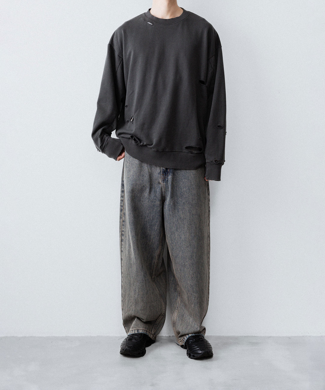 【CODA】GREY ACID WASH EXTENDED CUT LUFT JEANS - GREY ACID WASH