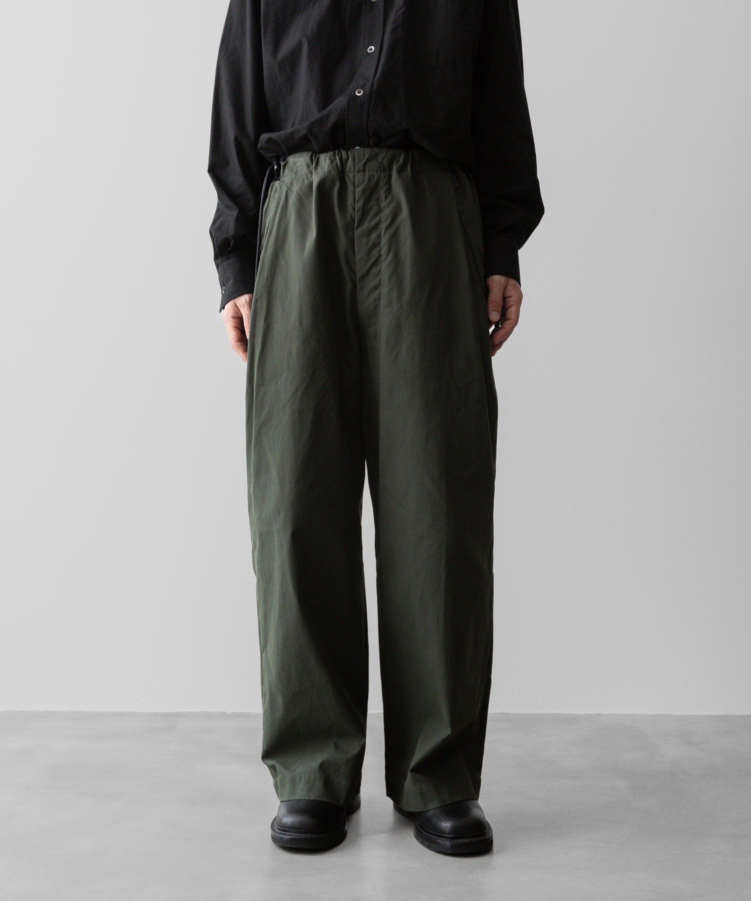 ANTHEM Aアンセムエー のCOTTON TWILL NO-BRAINER PANTS - OLIVEの公式通販サイトsession福岡セレクトショップ