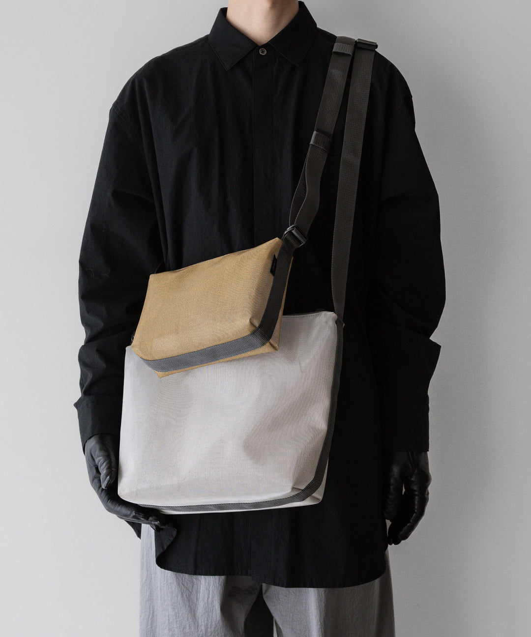 KaILI(カイリ)の24SSコレクションのIREKO POUCH METALLIC S/M SET - SILVER / GOLD sessionセッション福岡セレクトショップ 公式通販サイト