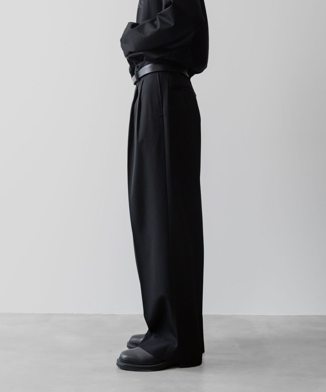 ssstein(シュタイン)の24AWコレクション LONG WIDE TROUSERS (2/90 WOOL GABARDINE) - BLACK 公式通販サイトsession福岡セレクトショップ