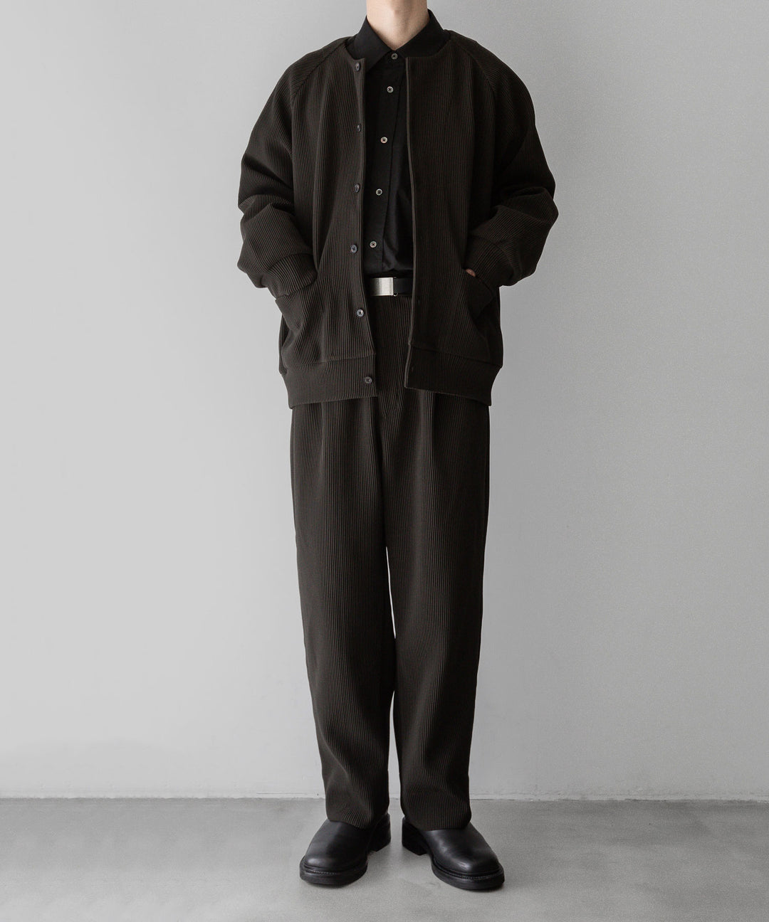 【stein】ssstein シュタインのGRADATION PLEATS WIDE TROUSERSのMILITARY KHAKI　 公式通販サイトsession福岡セレクトショップ