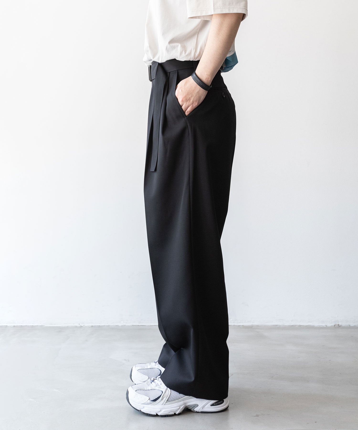 stein / シュタイン】BELTED WIDE STRAIGHT TROUSERS - BLACK | 公式