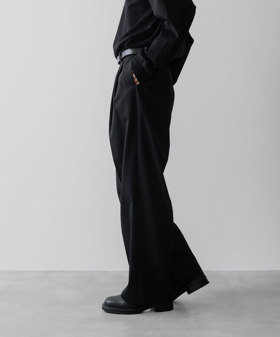ssstein(シュタイン)の24AWコレクション LONG WIDE TROUSERS (2/90 WOOL GABARDINE) - BLACK 公式通販サイトsession福岡セレクトショップ