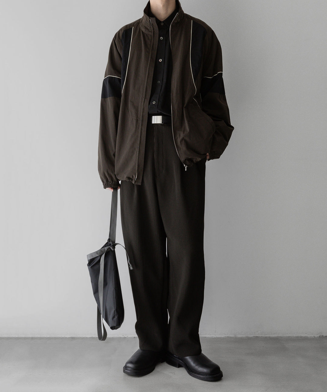 【stein】ssstein シュタインのGRADATION PLEATS WIDE TROUSERSのMILITARY KHAKI　 公式通販サイトsession福岡セレクトショップ