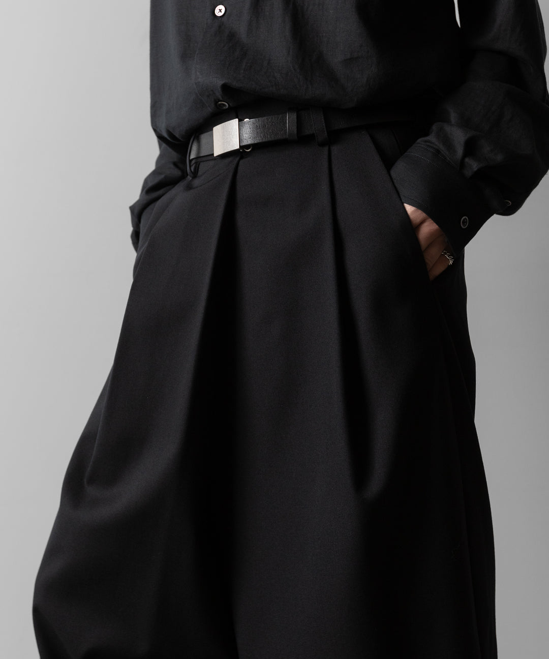 ssstein(シュタイン)のOVERTUCKED EXTRA WIDE TROUSERS(2/72 WOOL GABARDINE)の公式通販サイトsession福岡セレクトショップ