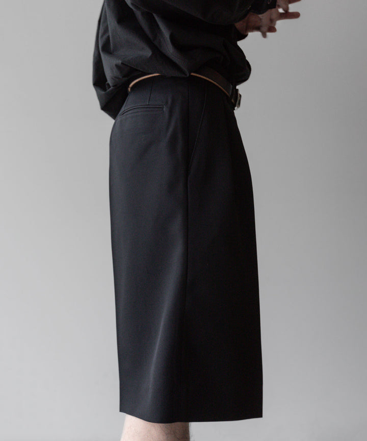 INTÉRIM - インテリムのPURE BLACK WOOL GABARDINE WIDE SLACKS SHORTSの BLACK公式通販サイトsession福岡セレクトショップ