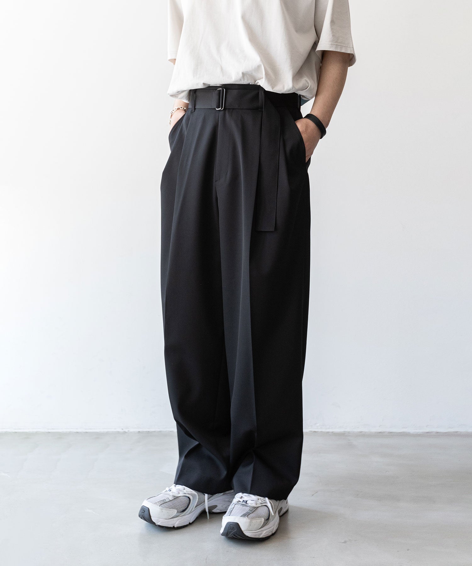 stein / シュタイン】BELTED WIDE STRAIGHT TROUSERS - BLACK | 公式