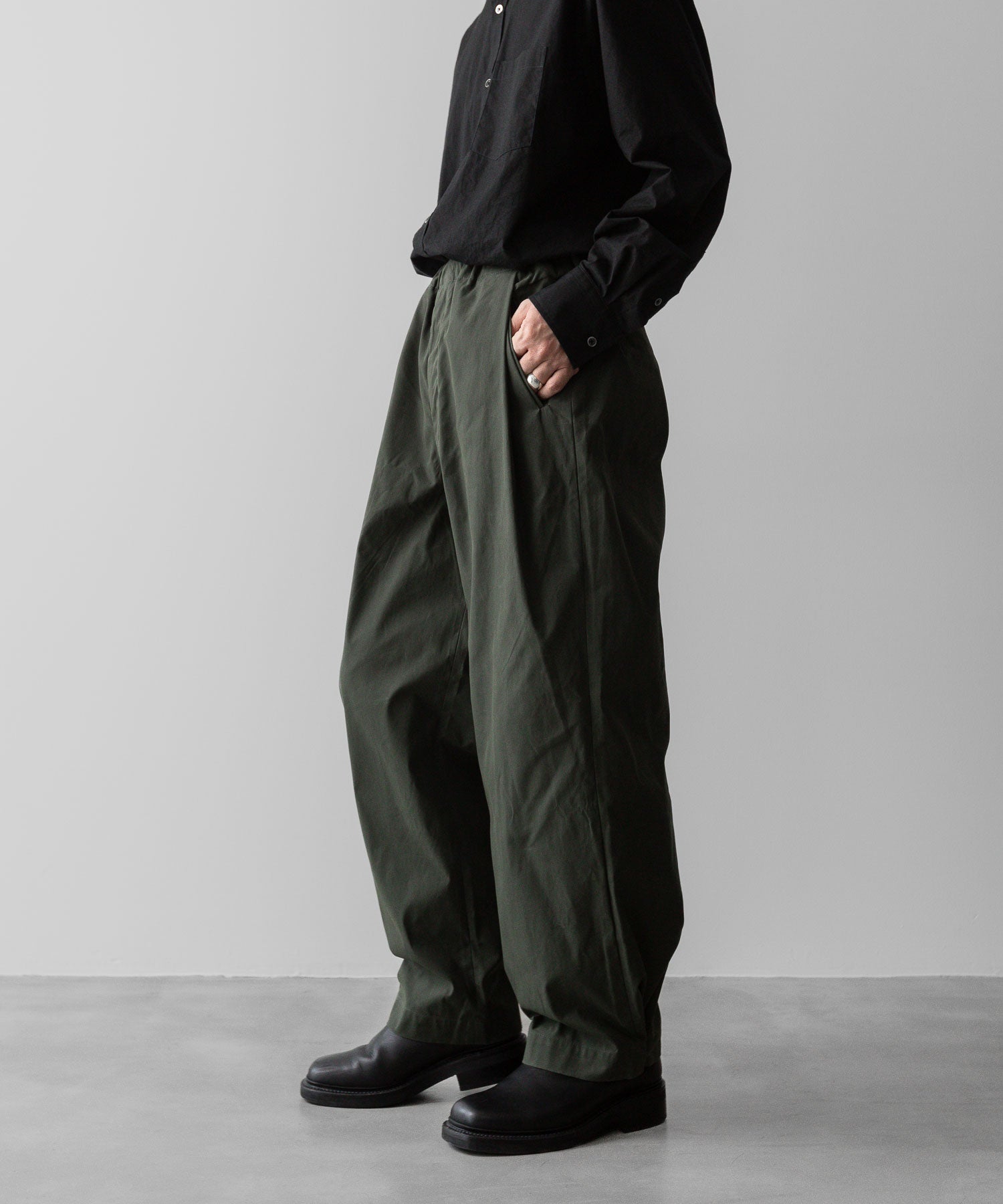 ANTHEM Aアンセムエー のCOTTON TWILL NO-BRAINER PANTS - OLIVEの公式通販サイトsession福岡セレクトショップ