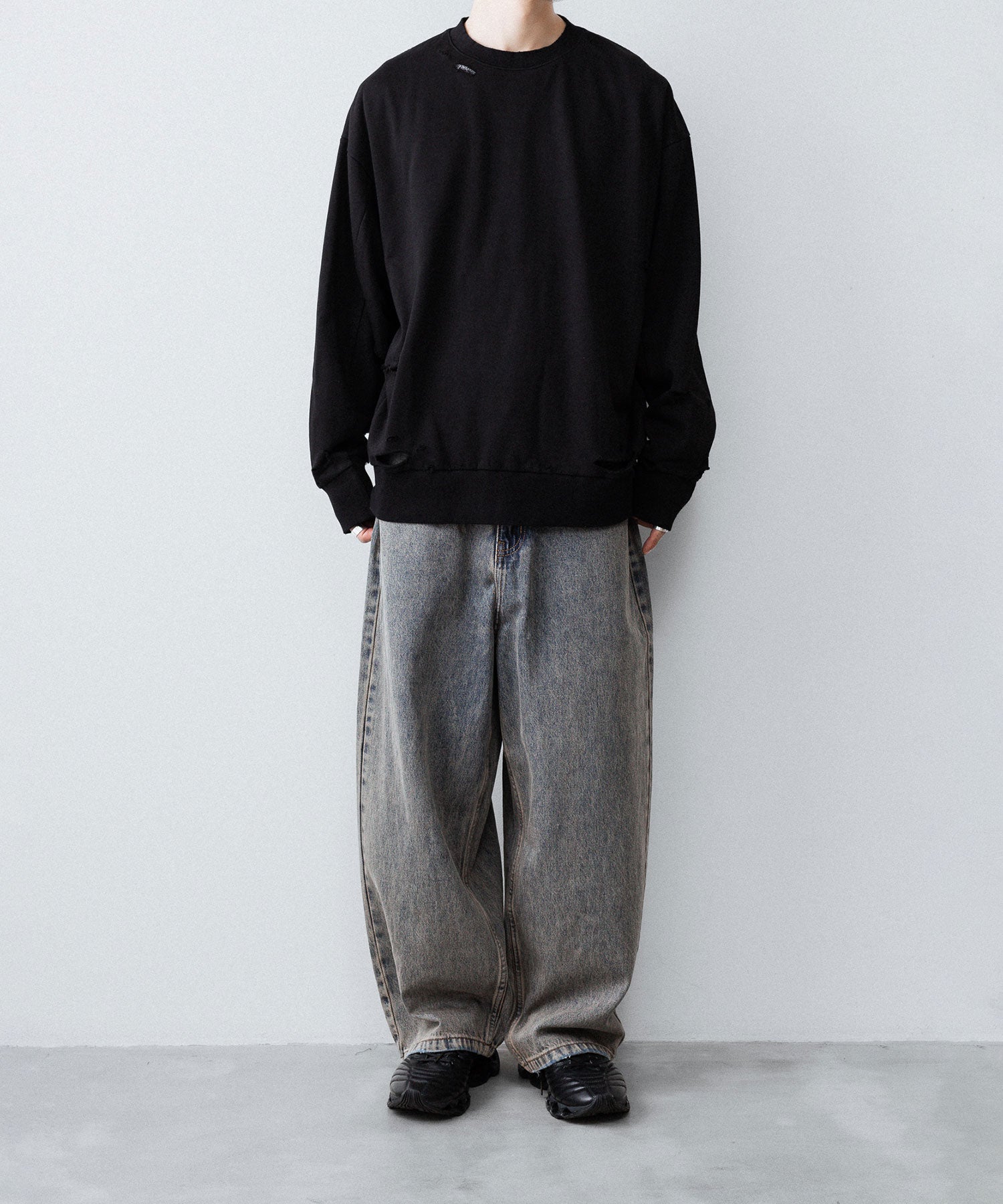 【CODA】GREY ACID WASH EXTENDED CUT LUFT JEANS - GREY ACID WASH
