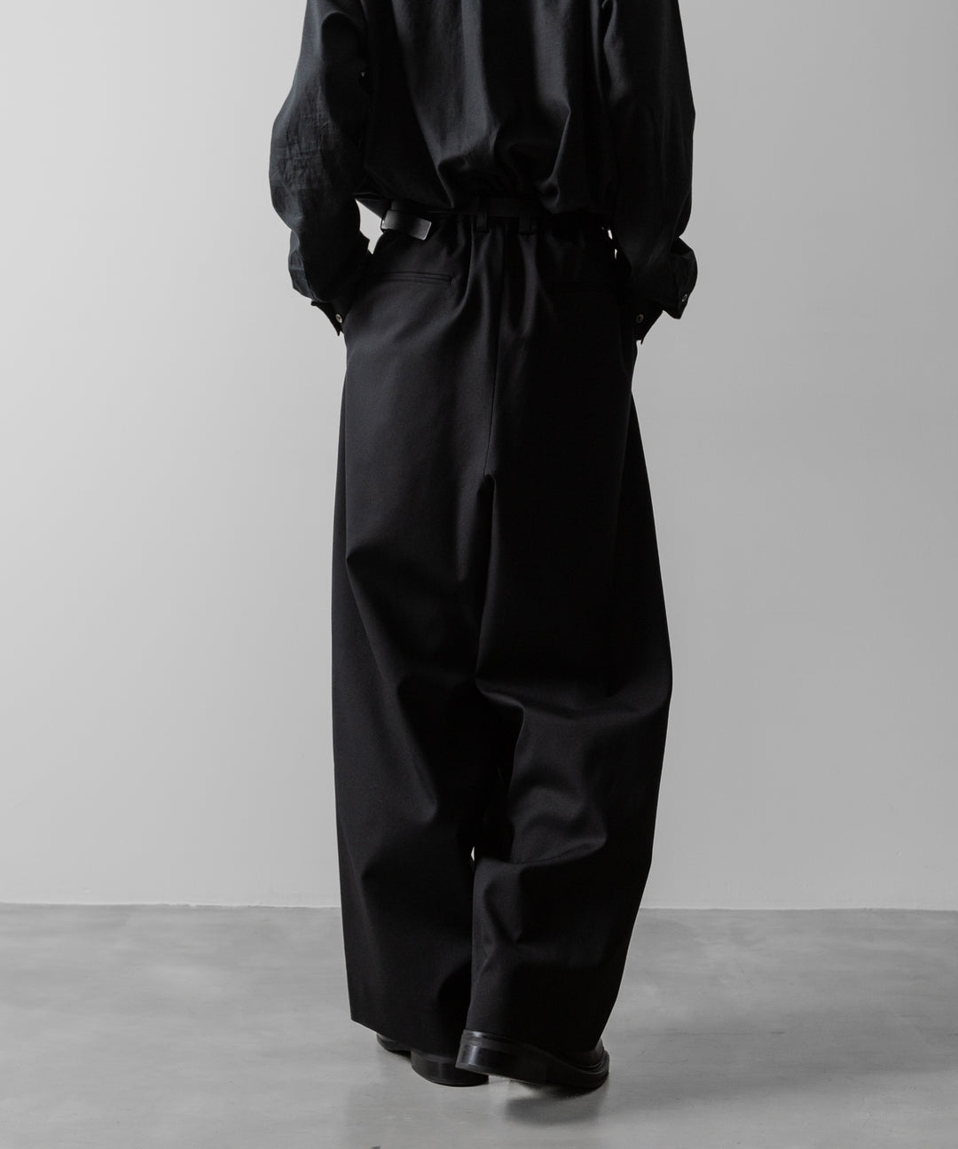 ssstein(シュタイン)のOVERTUCKED EXTRA WIDE TROUSERS(2/72 WOOL GABARDINE)の公式通販サイトsession福岡セレクトショップ