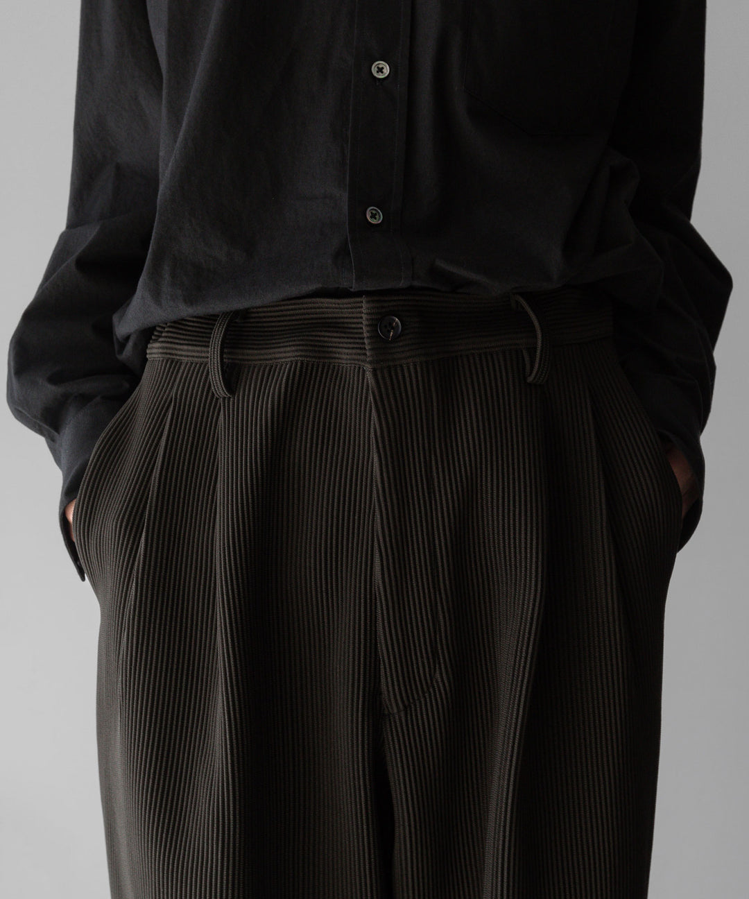 【stein】ssstein シュタインのGRADATION PLEATS WIDE TROUSERSのMILITARY KHAKI　 公式通販サイトsession福岡セレクトショップ