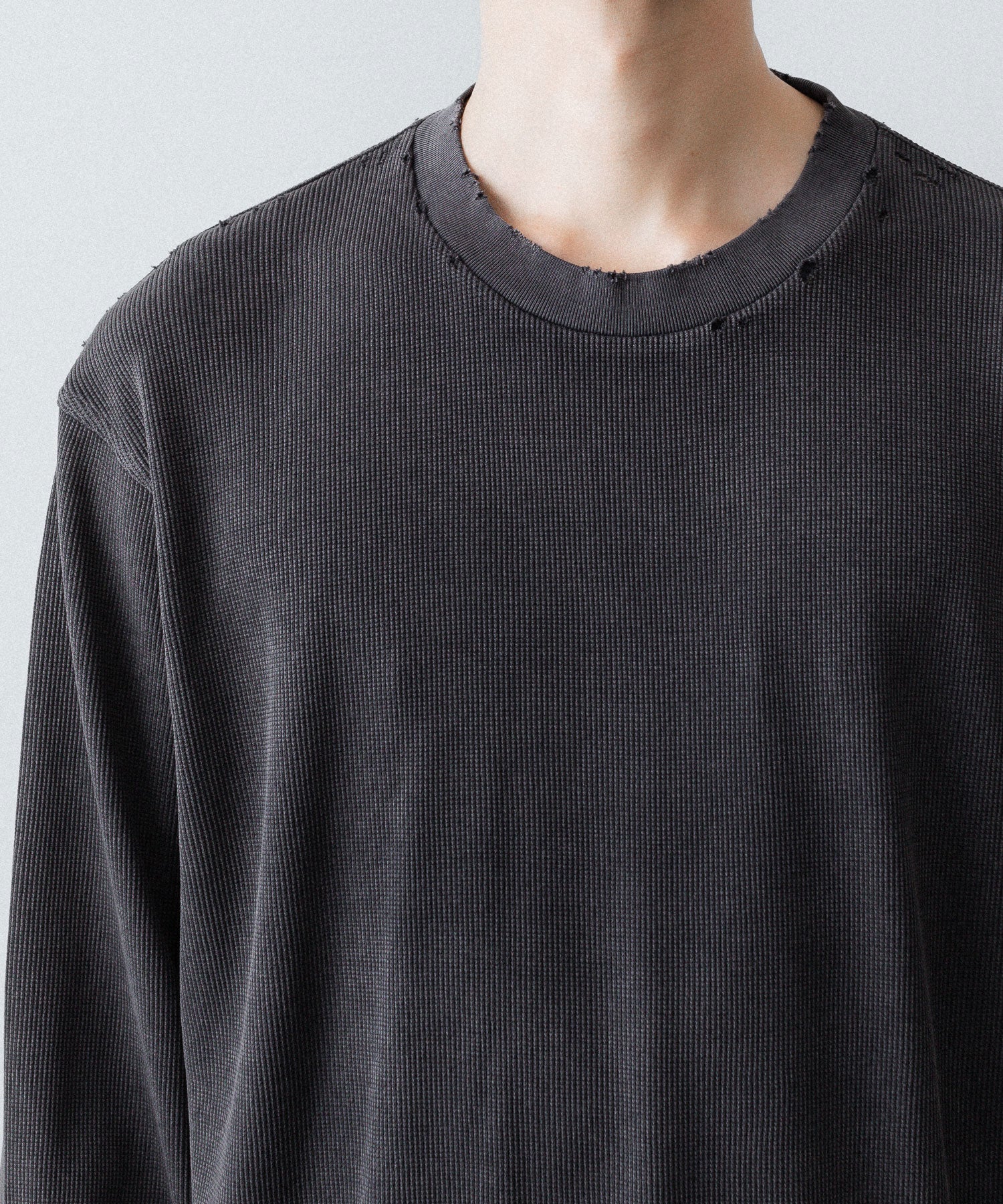 【CODA】FADED BLACK AGING DAMAGED LONG SLEEVE WAFFLE TOPS - FADED BLACK