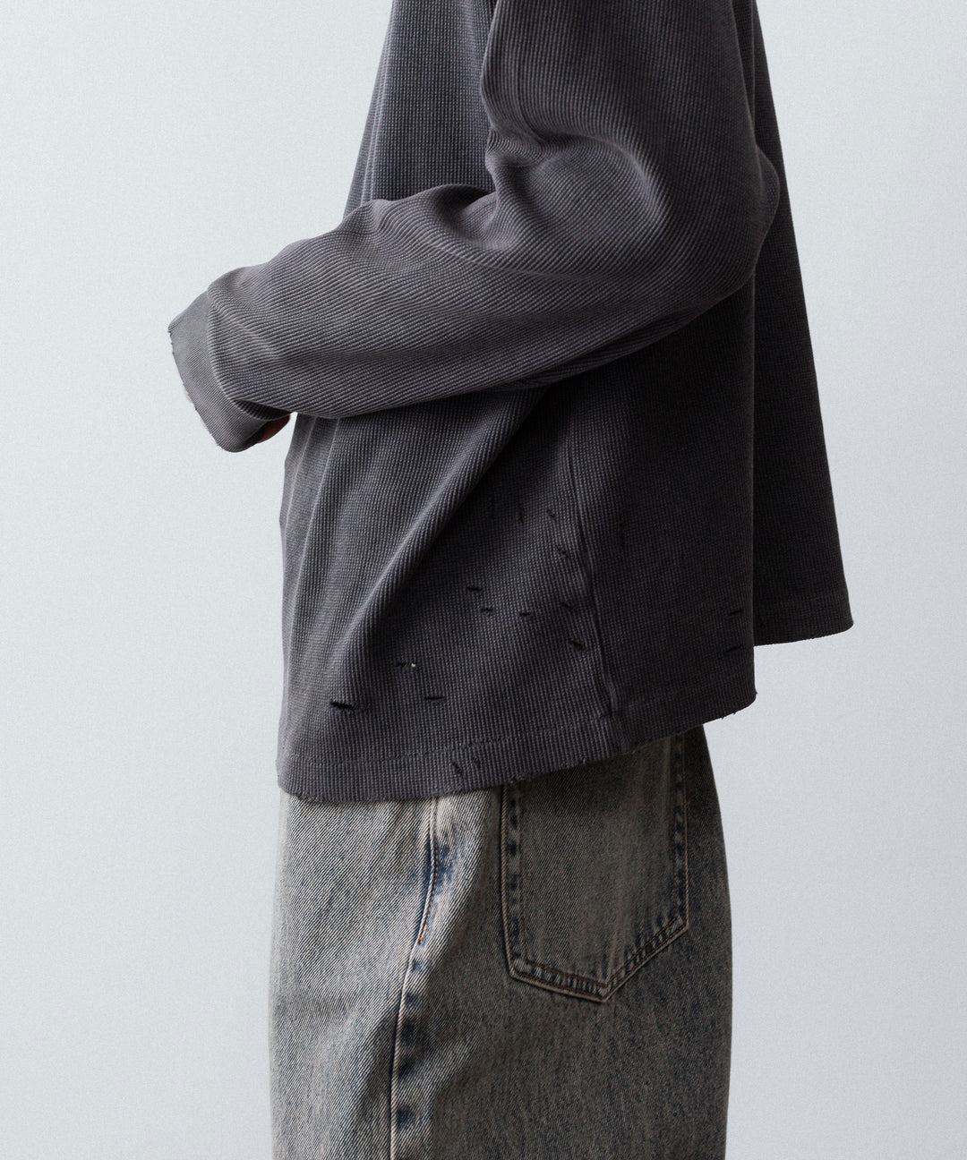 【CODA】FADED BLACK AGING DAMAGED LONG SLEEVE WAFFLE TOPS - FADED BLACK