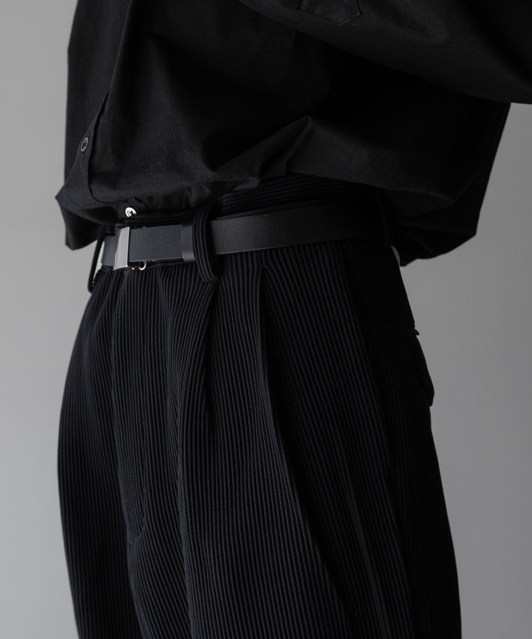 【stein】ssstein シュタインのGRADATION PLEATS WIDE TROUSERSのBLACK　 公式通販サイトsession福岡セレクトショップ