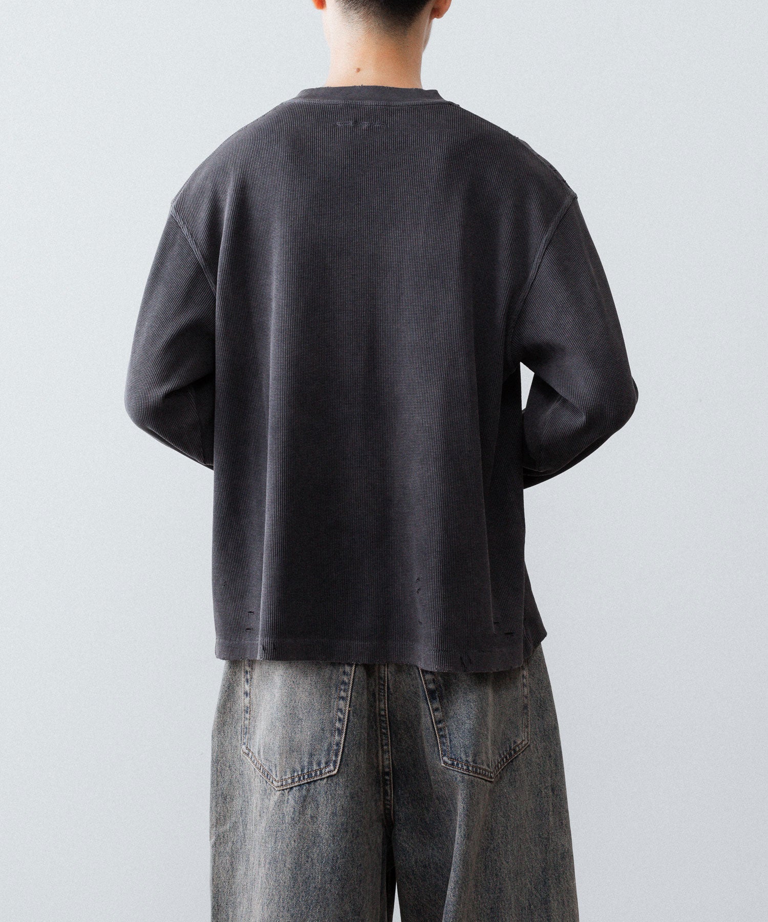 【CODA】FADED BLACK AGING DAMAGED LONG SLEEVE WAFFLE TOPS - FADED BLACK